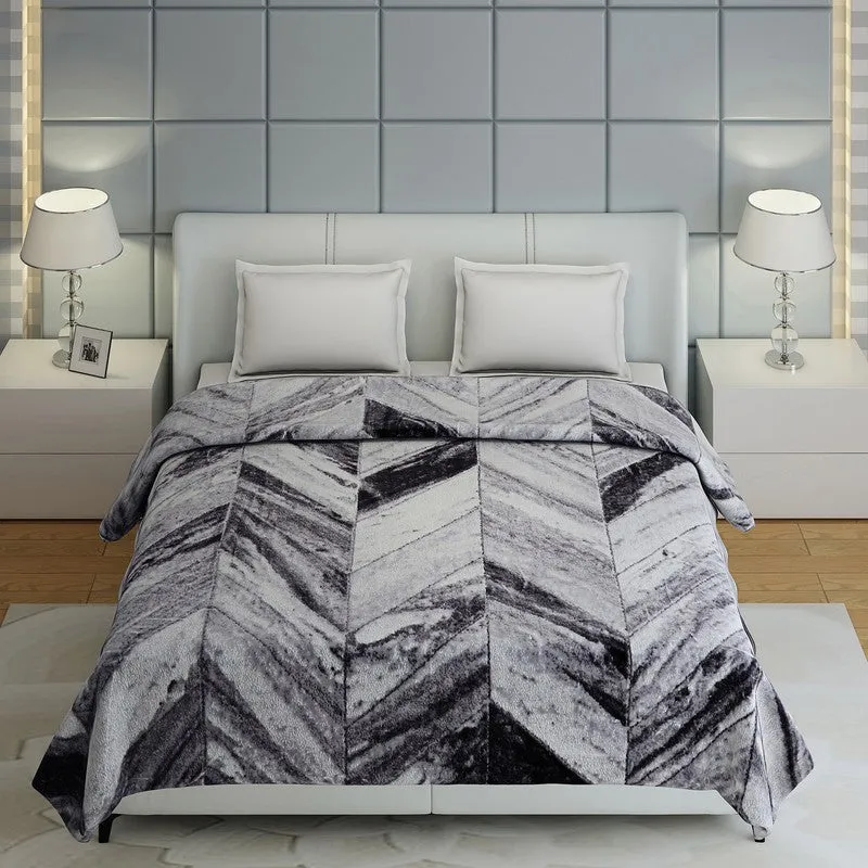 Monte Carlo Verticle Cascade Blanket (Grey) - 1000 GSM media 3