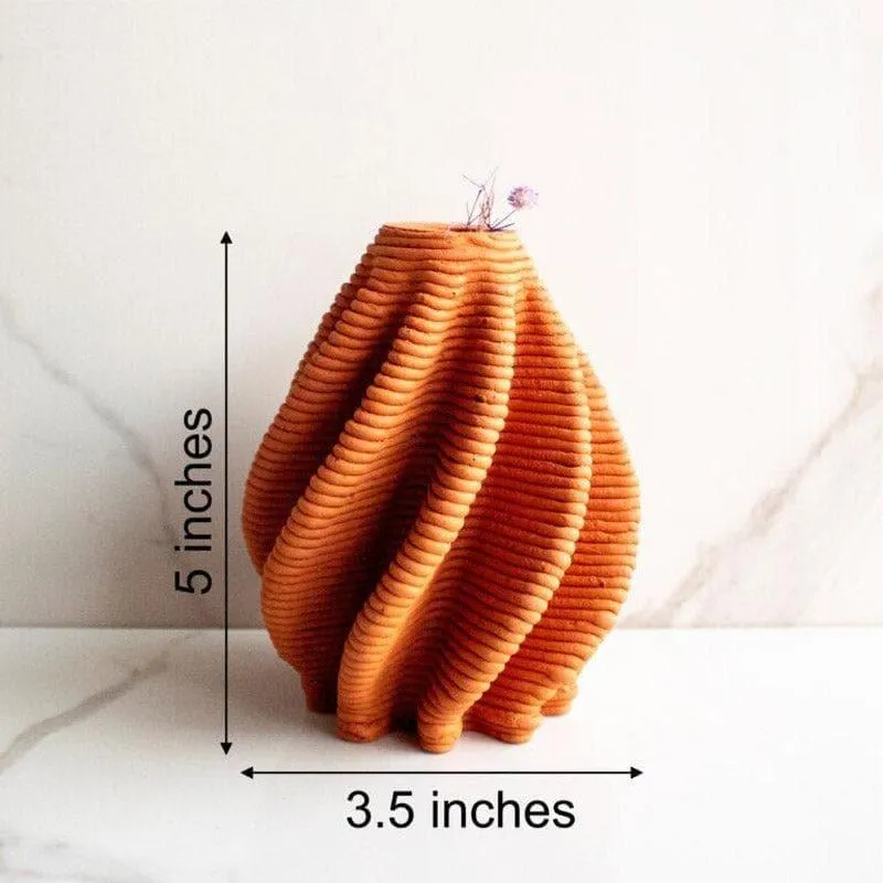 Marona Twisted Vase media 4