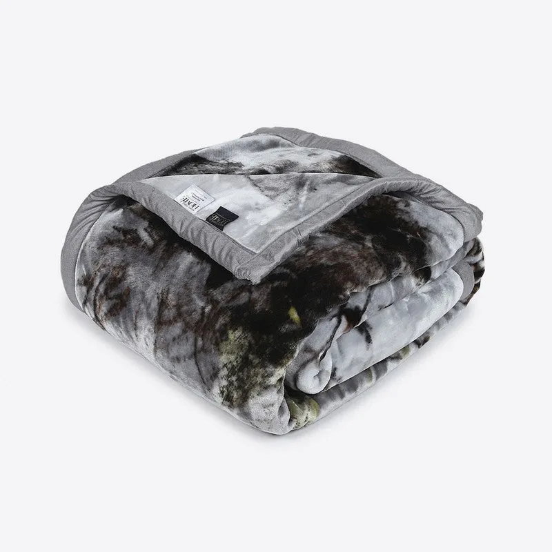 Monte Carlo Whispering Woods Blanket (Grey) - 947 GSM media 5