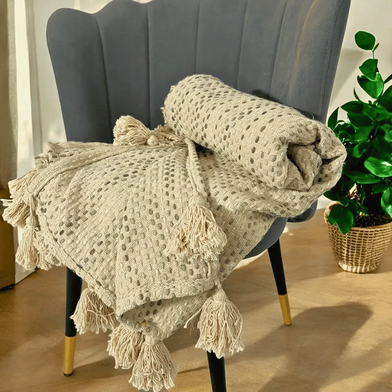 Coastine Tufted Throw media 4