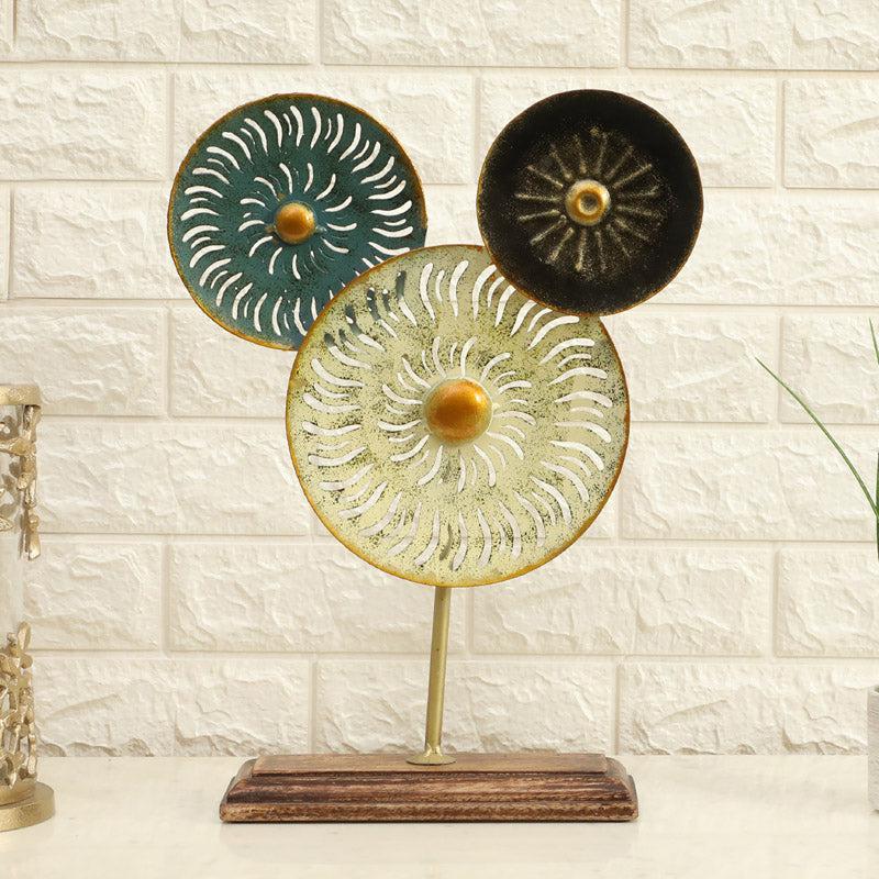 Daniyar Flora Showpiece