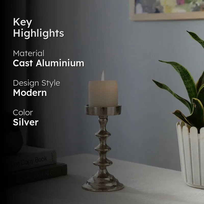 Elegant Pedestal Candle Holder - Silver media 2