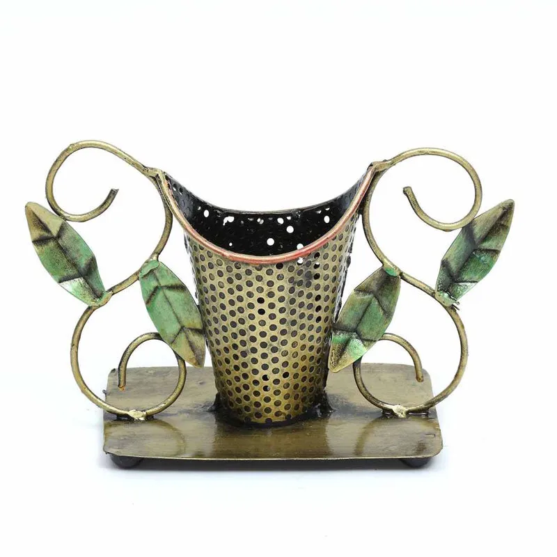 Antiqua Vines Pen Stand media 3