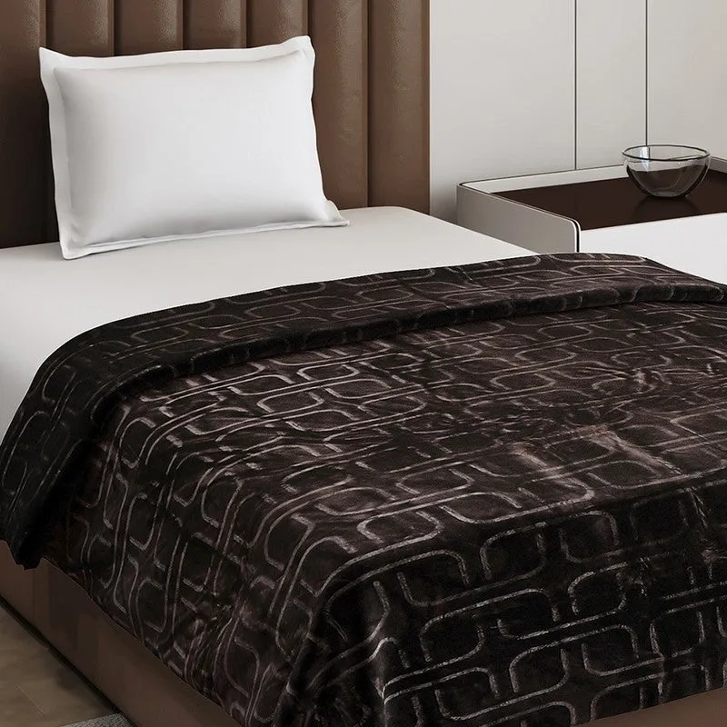 Monte Carlo Warmora Geometric Print Polyester Blanket (Coffee) - 210 GSM media 5