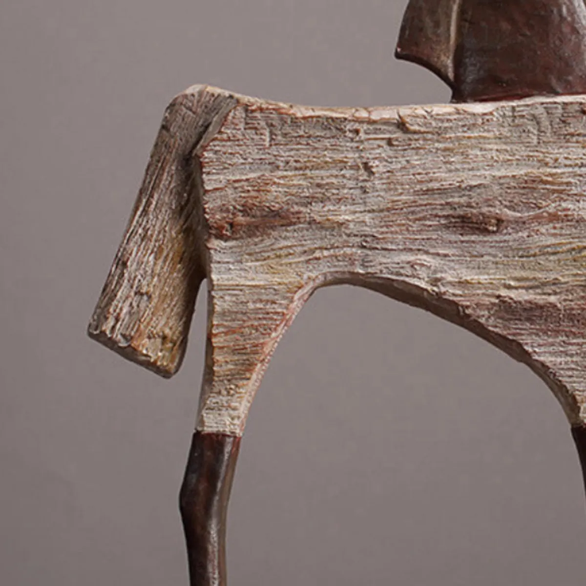 Close-up of the tail and textured body of the brown horse showpiece