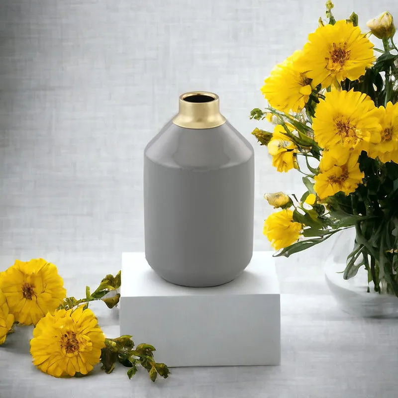 Linea Nuvo Iron Vase - Grey media 1