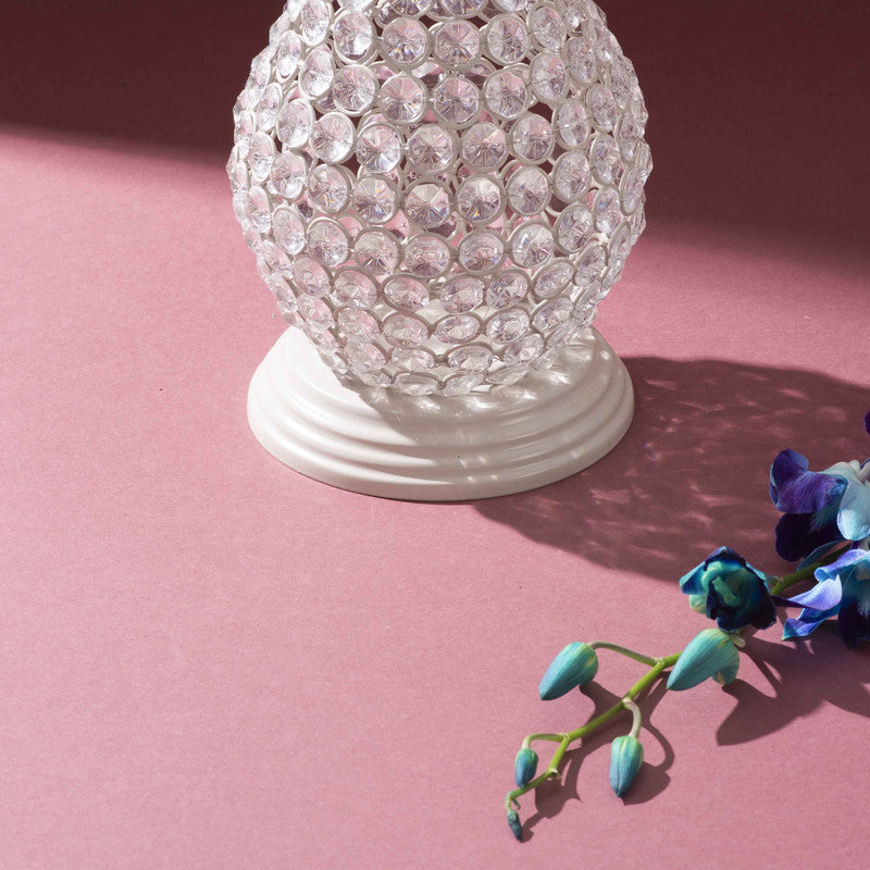 Irellis Radiant Vase - White media 4