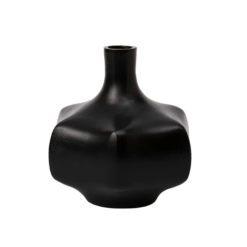 Craggu Metal Vase - Black media 3
