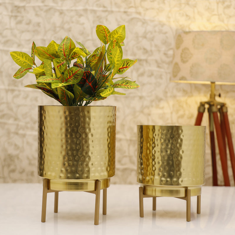 Vida Ember Hammered Planter (Gold) - Set Of Two media 2