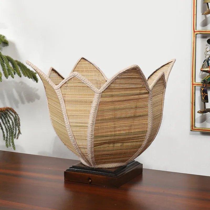 Haloire Bamboo Petal Edge Table Lamp - Beige media 3
