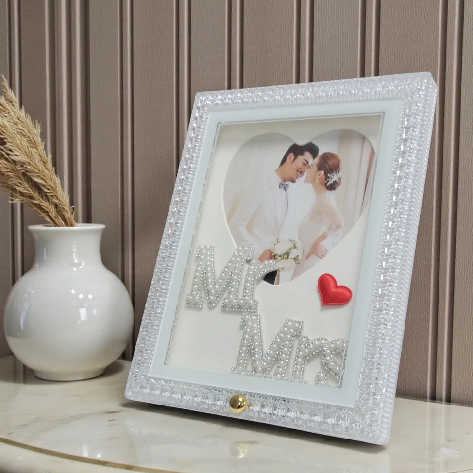 LinearLux Glowing Plastic Photo Frame media 3