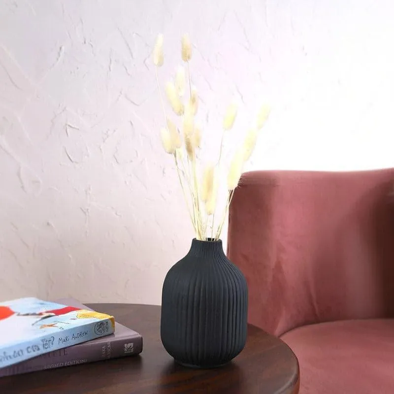 Nezi Vase - Black media 1