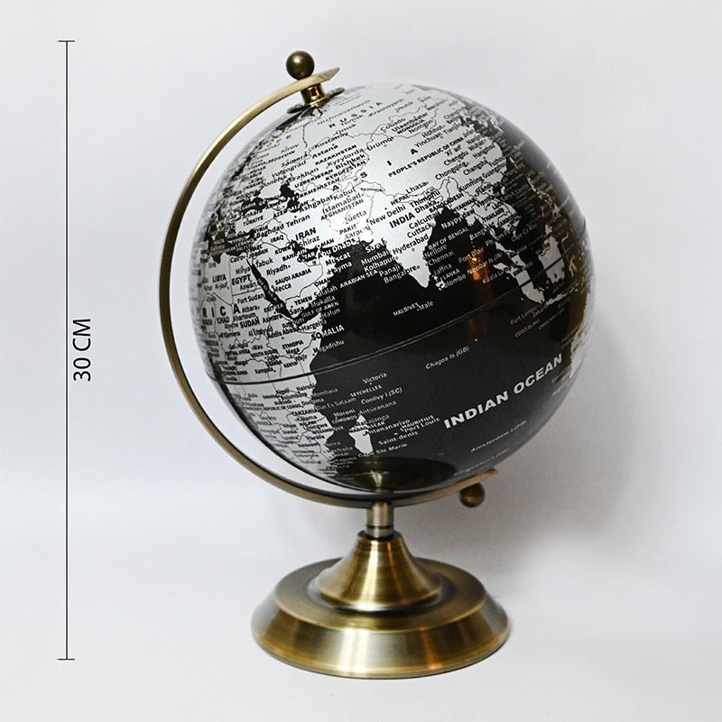 Around The Globe Showpiece - Silver media 6