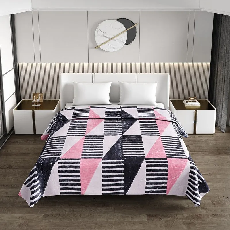 Monte Carlo Graphite Dreams Blanket - 900 GSM media 3