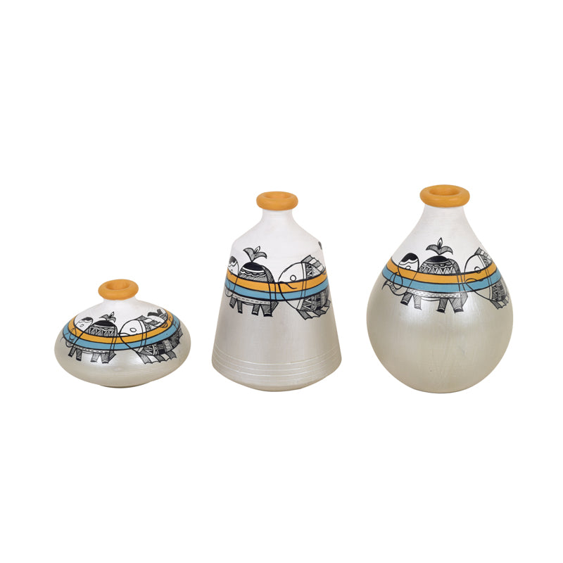 Sinchora Mystic Madhubhani Vase - Set Of Three media 4
