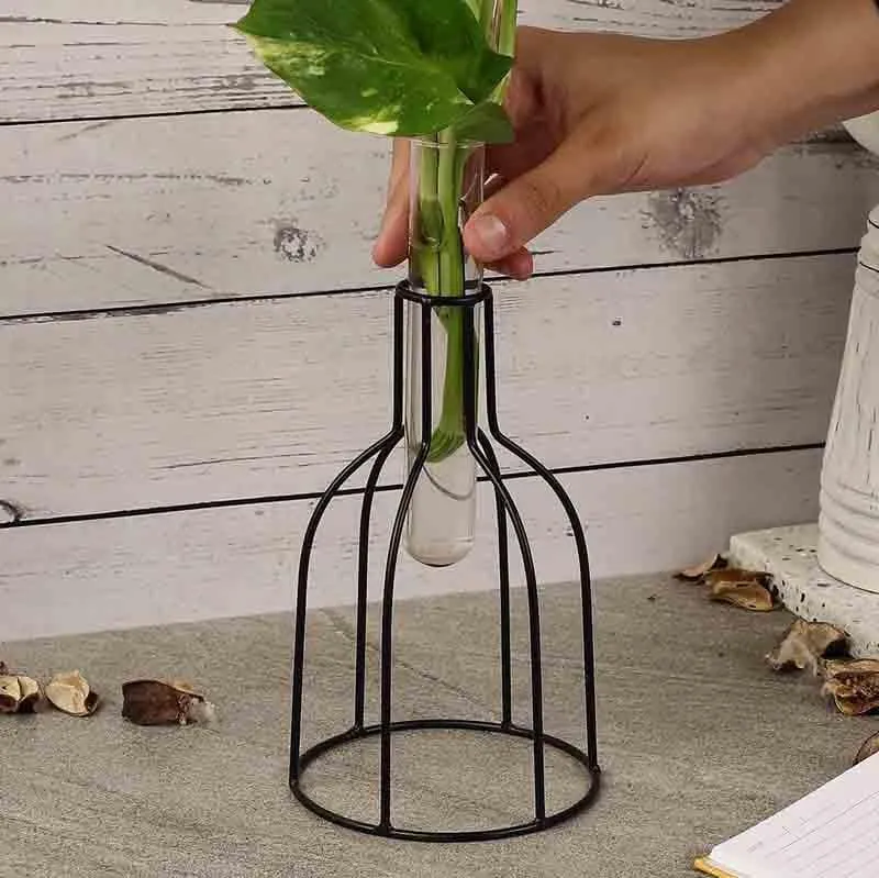 Tracey Testube Outline Planter media 4