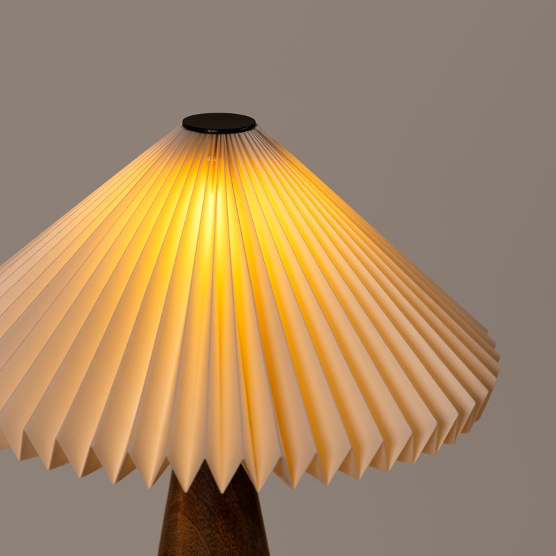 Fig Living Ballet Table Lamp - White,Brown media 6