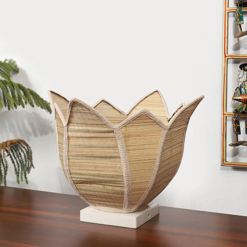 Weavix Bamboo Petal Edge Table Lamp - Beige media 3