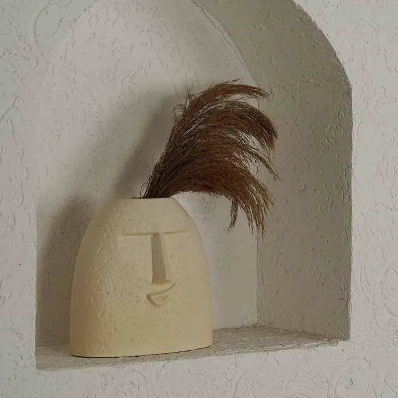 The Smirk Face Vase media 3