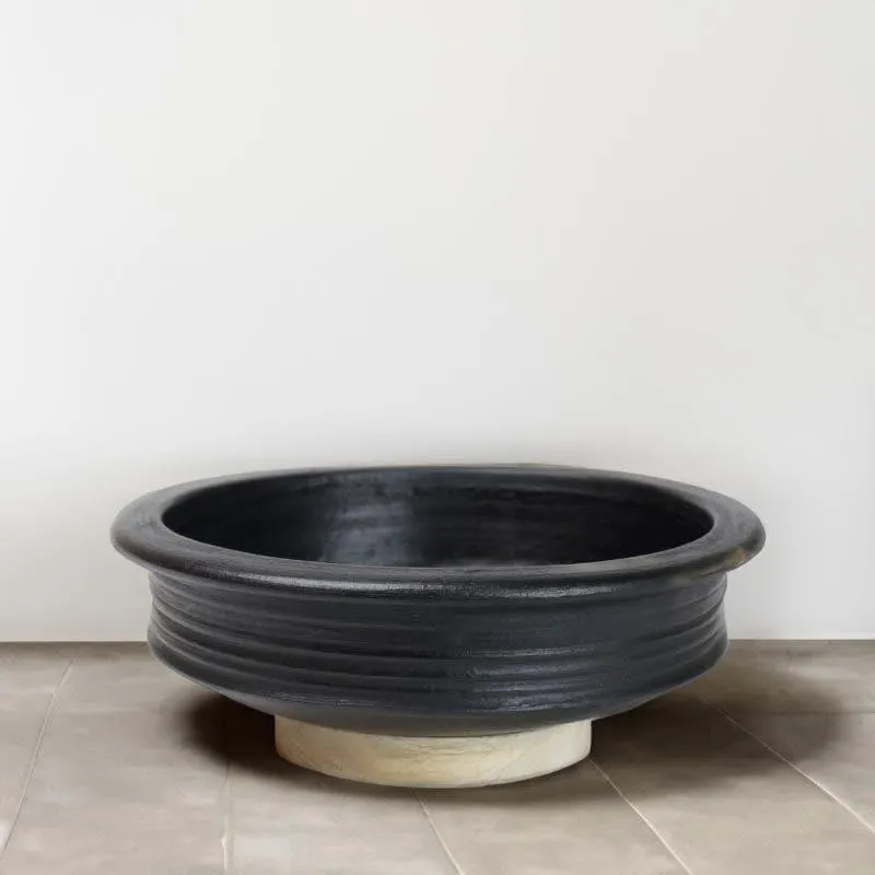 Manawari Clay Pot Black 3000 mL / 12 Inches media 1