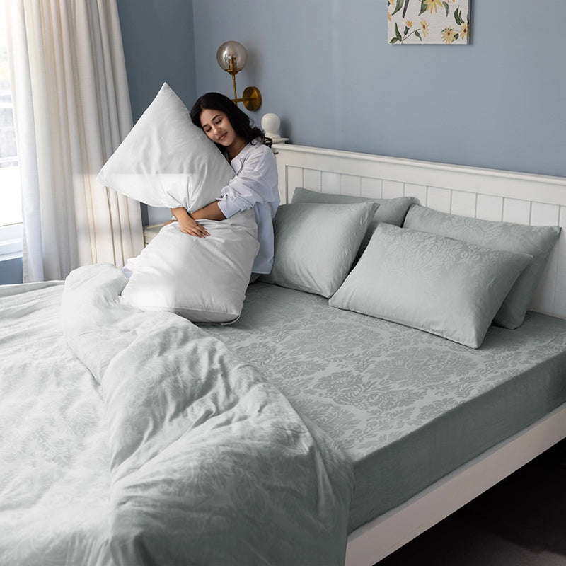 Symmetry Charm Fitted Jacquard Cotton Bedsheet (Light Grey) - 300 TC media 5