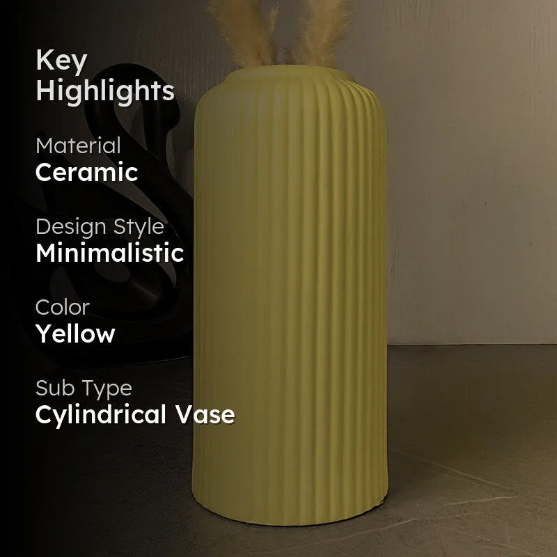 Aura Forma Ceramic Vase - Yellow media 2