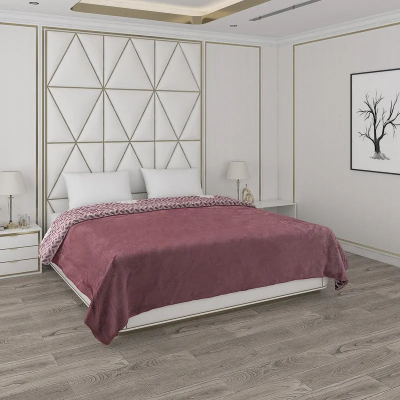 Monte Carlo Velvet Harmony Reversible Blanket - 850 GSM media 4