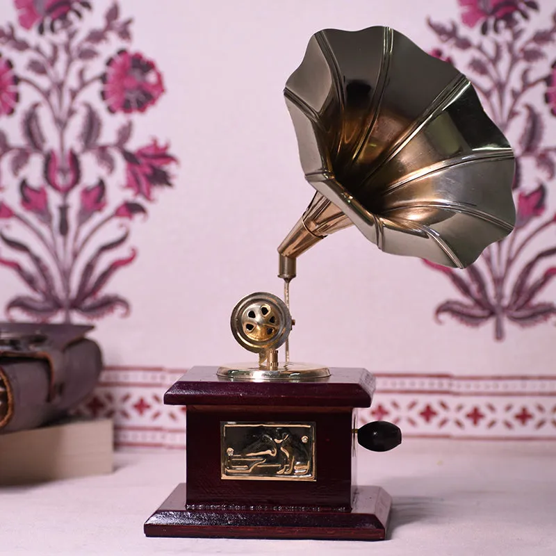 Nostalgia Of Music Gramaphone Showpiece media 3
