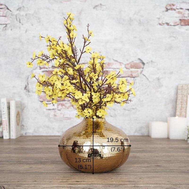Jemima Dune Metal Vase media 4