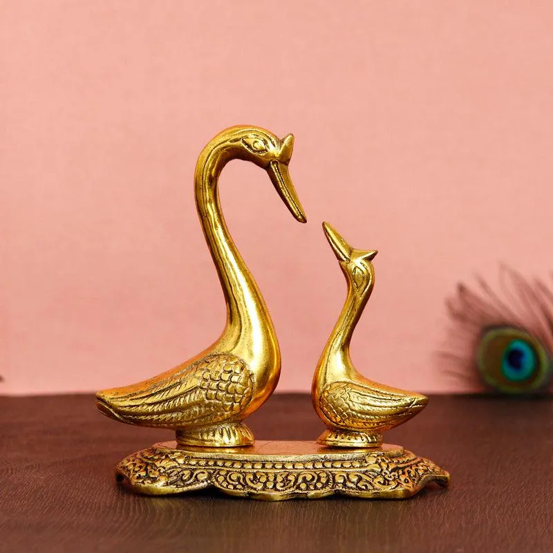 Swanista Golden Showpiece media 1