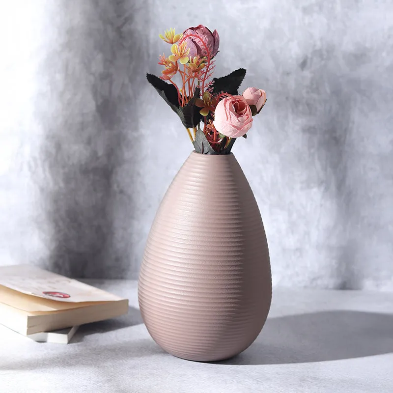 Doro Aluminium Vase - Pink media 1