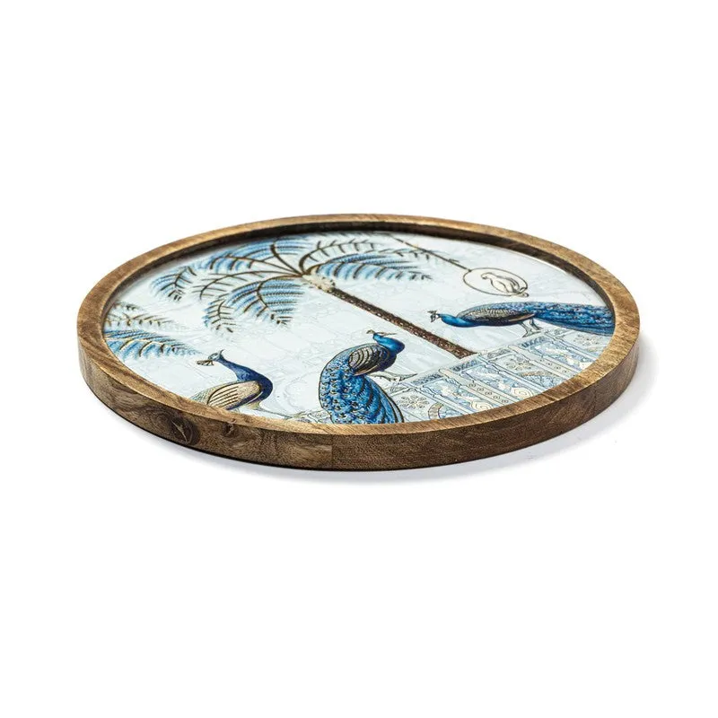 Side view of the round platter showing its raised brown rim