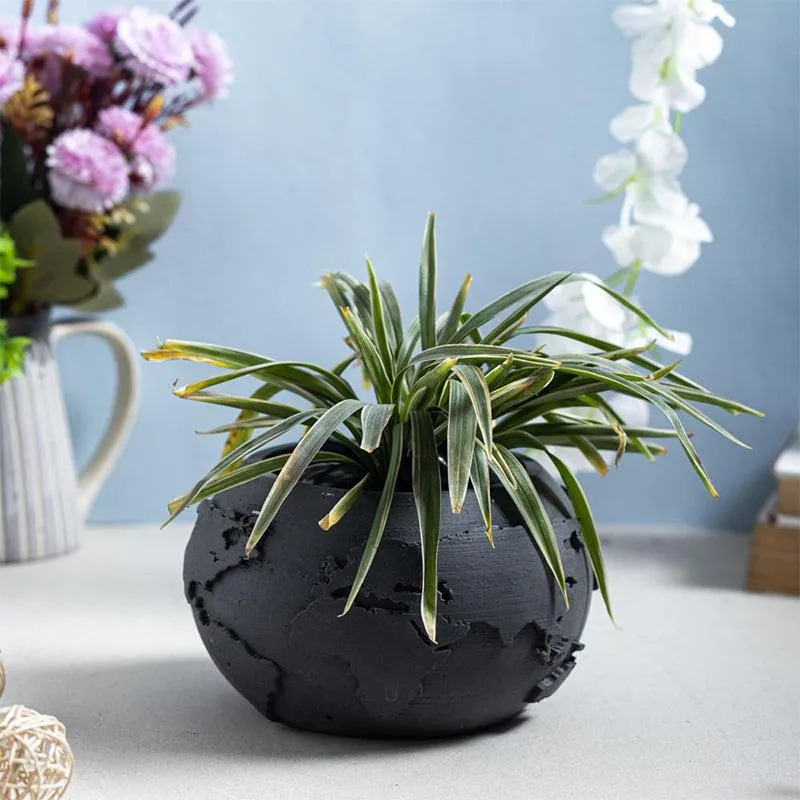 Globo Round Planter media 2