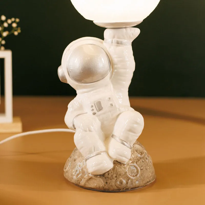 Astronaut Moon LED Ceramic Table Lamp - Whiite,Silver media 3