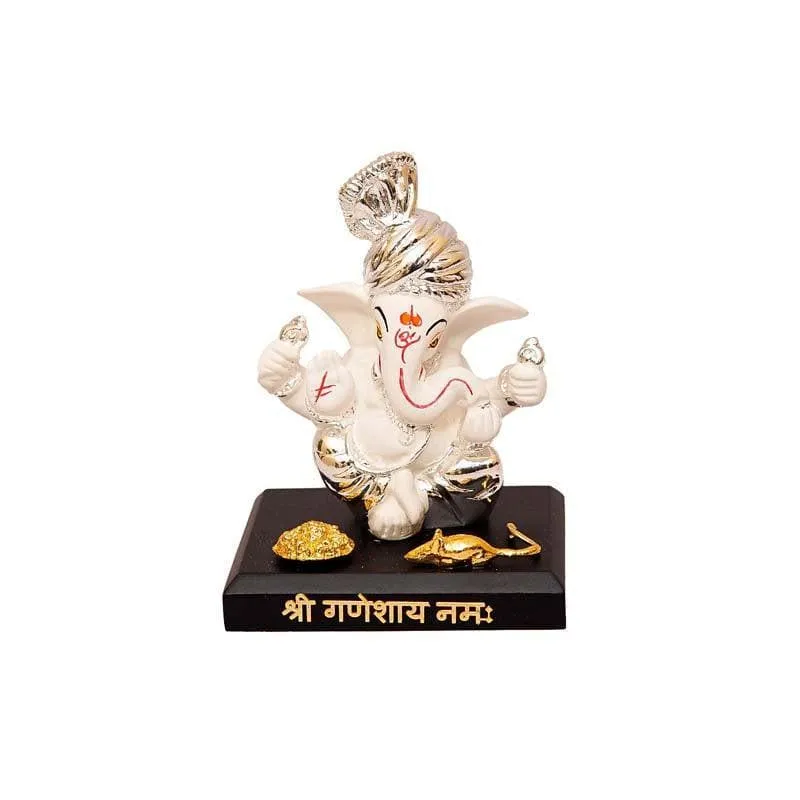 Vakratunda Idol- White/Silver media 1