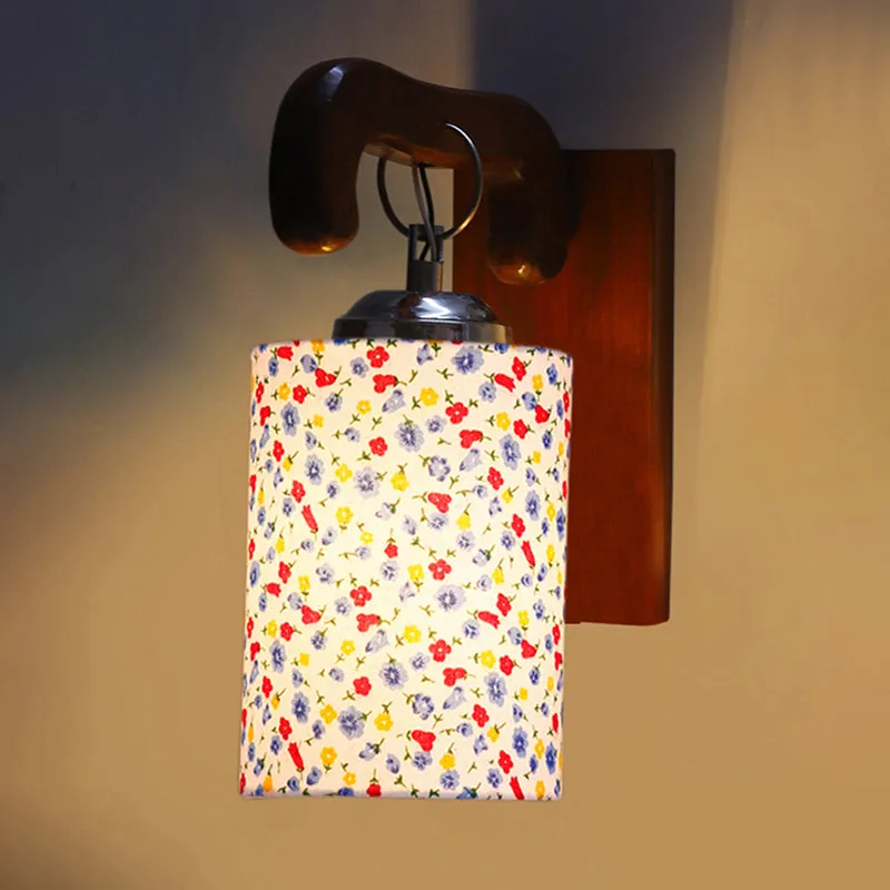 Klarion Tiny Fleurs Wooden Wall Lamp media 5