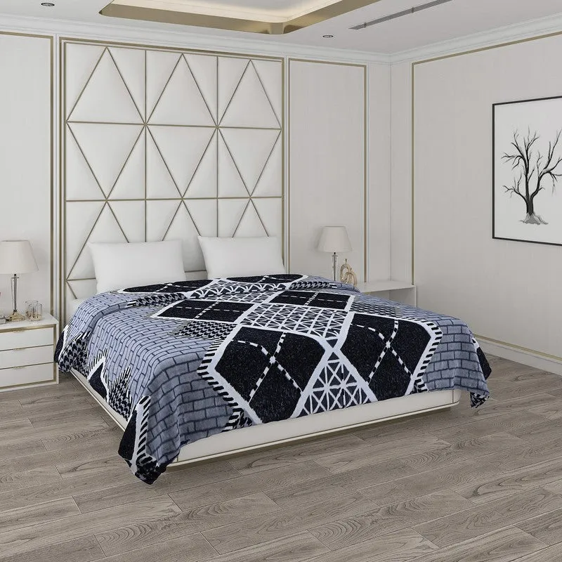 Monte Carlo Criss Mosaic Blanket - 800 GSM media 1