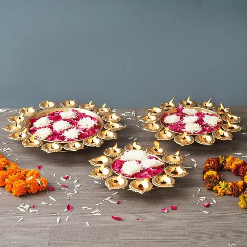 Chrinsha Urli With Diya - Set Of Three media 3