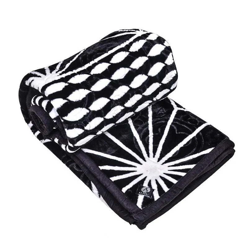Matlyn Blanket - 1300 GSM media 8