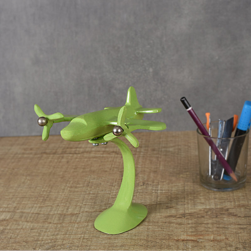 Quirky Flight Showpiece