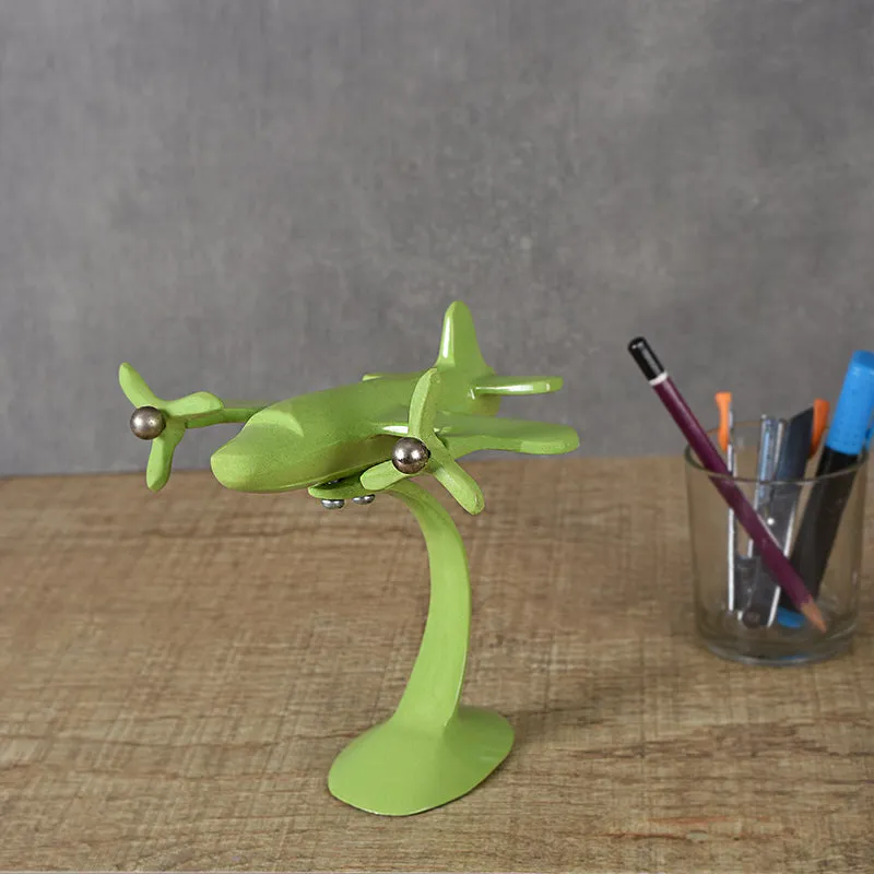Quirky Flight Showpiece media 1