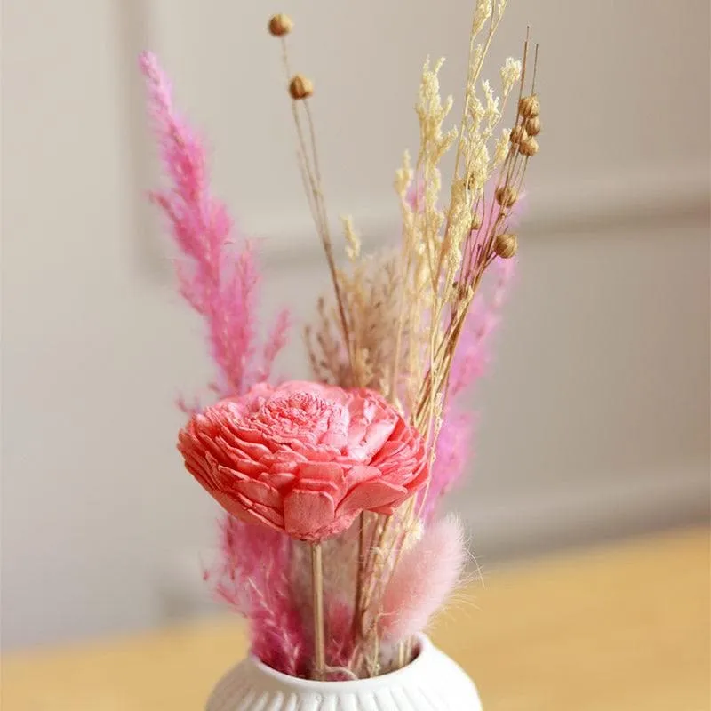 Pingo Vase With Naturally Dried Flower Bunch media 4