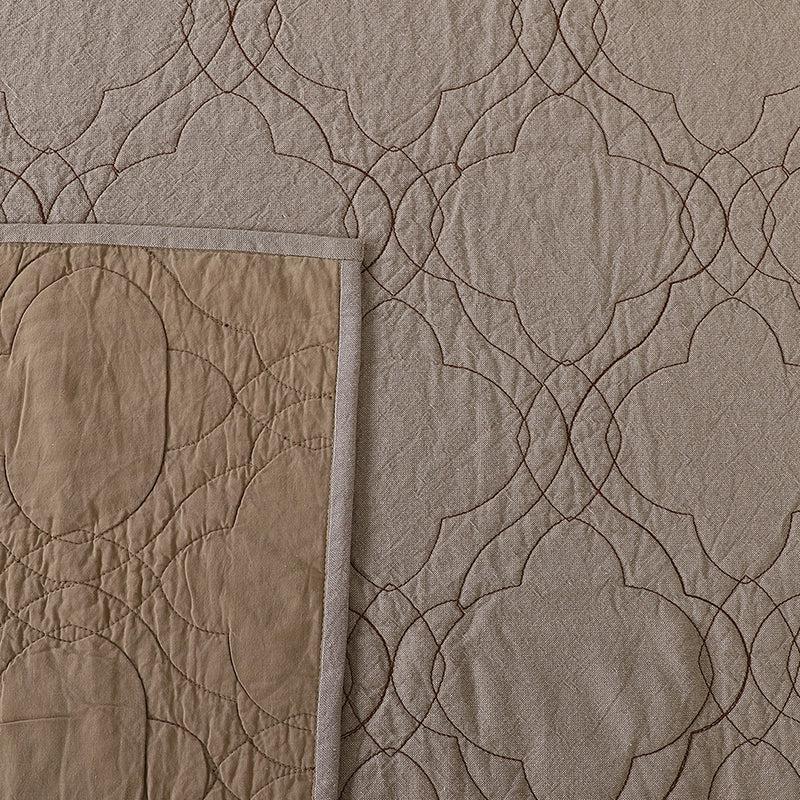 Sunbeam Weave Geometric Cotton Quilt - 250 GSM media 5