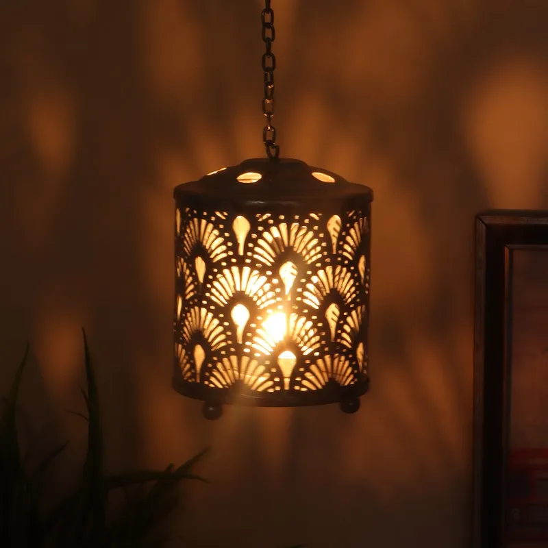 Platinum Spark Tealight Holder media 3