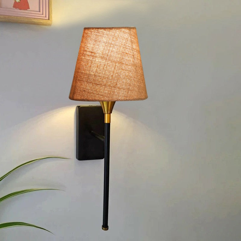 Lumoryn Metal Wall Lamp