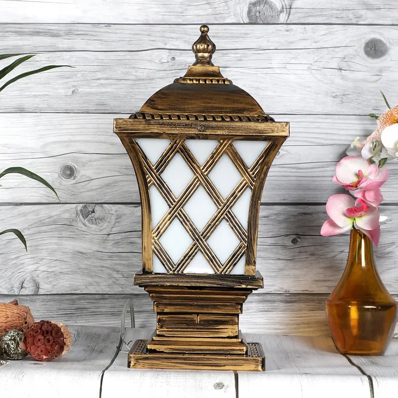 Vintage Outdoor Lamp-Gold media 4