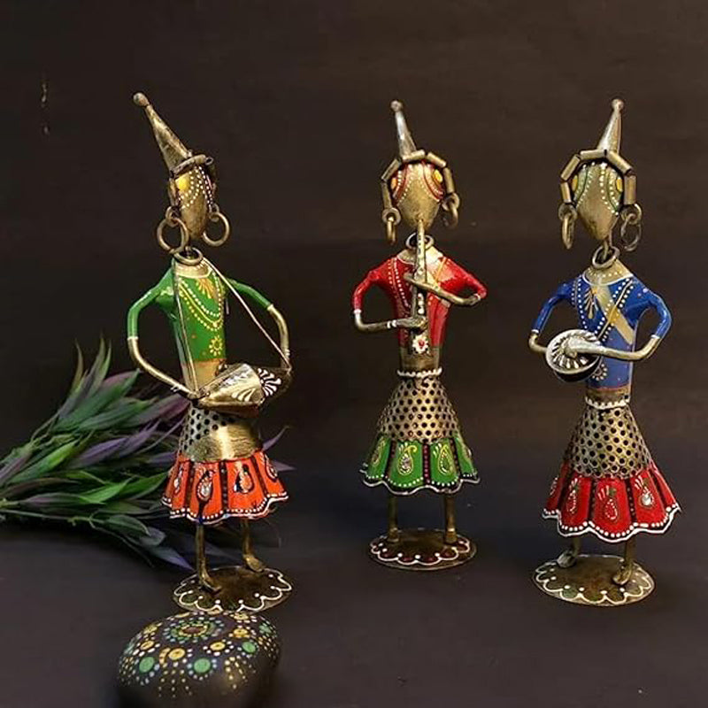 Vibrant Troupe Showpiece - Set Of Three