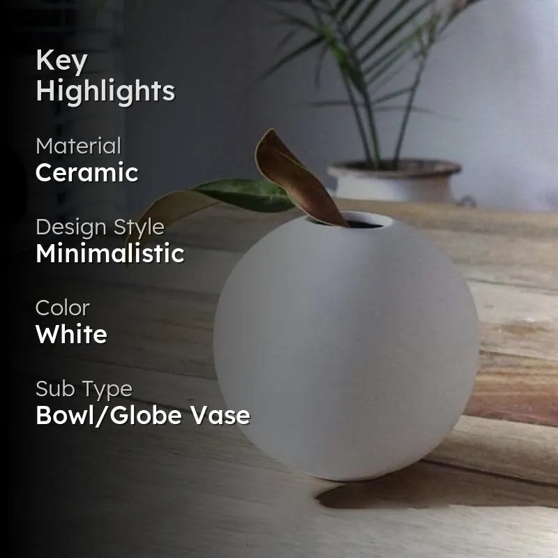 Caim Vase - White media 2