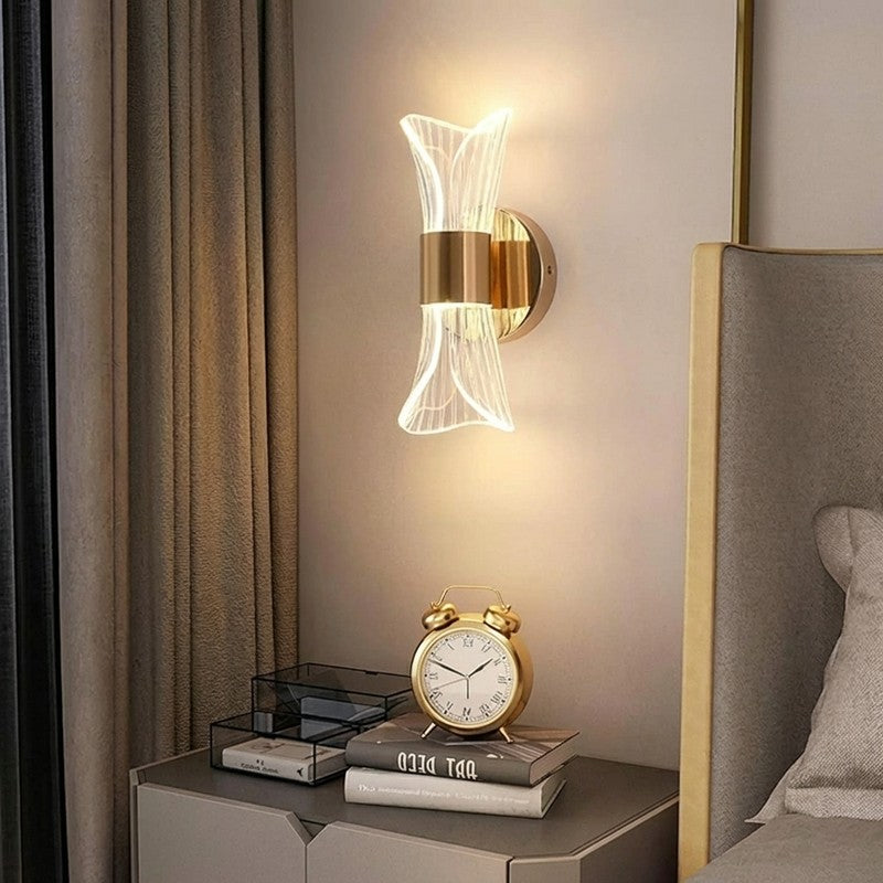 Luminous Twist Acrylic & Metal Wall Lamp