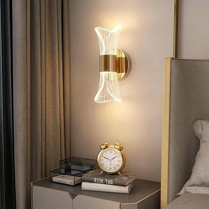 Luminous Twist Acrylic & Metal Wall Lamp media 1